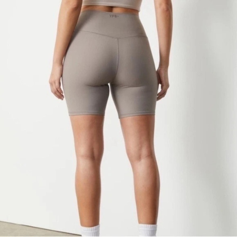 YBP Abercrombie & Fitch Biker Shorts Small Taupe
